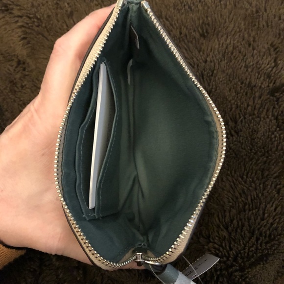 SALE!!! NWT Coach Gorgeous Floral Wristlet!! Price FIRM - Picture 4 of 4